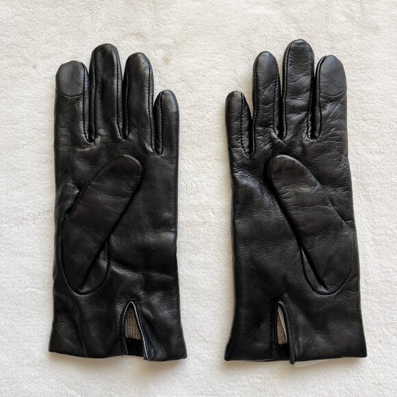 Coach Sculpted Signature Leather Tech Gloves in Black - Picture 2 of 4